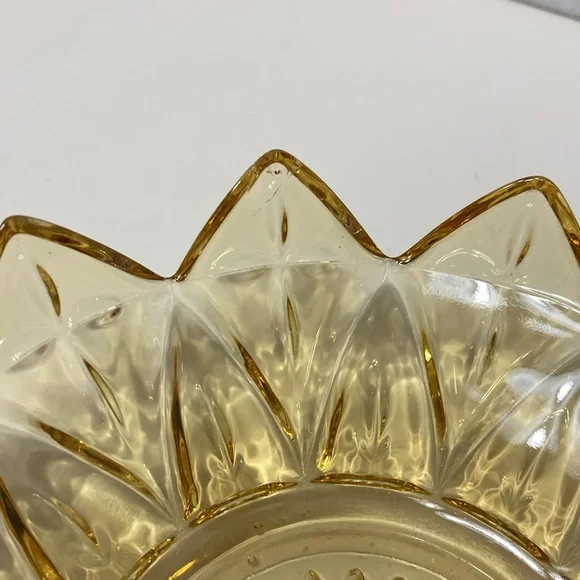Federal Glass Dish Bowl Amber Yellow Sunburst Sunflower Petal MCM 6” Vintage - Picture 6 of 6